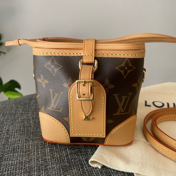 Louis Vuitton Noe Nano Monogram - Picture 6 of 17